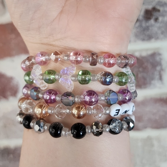 Taylor Swift Miami Night One Eras Tour Surprise Song Friendship Bracelets - Picture 8 of 8